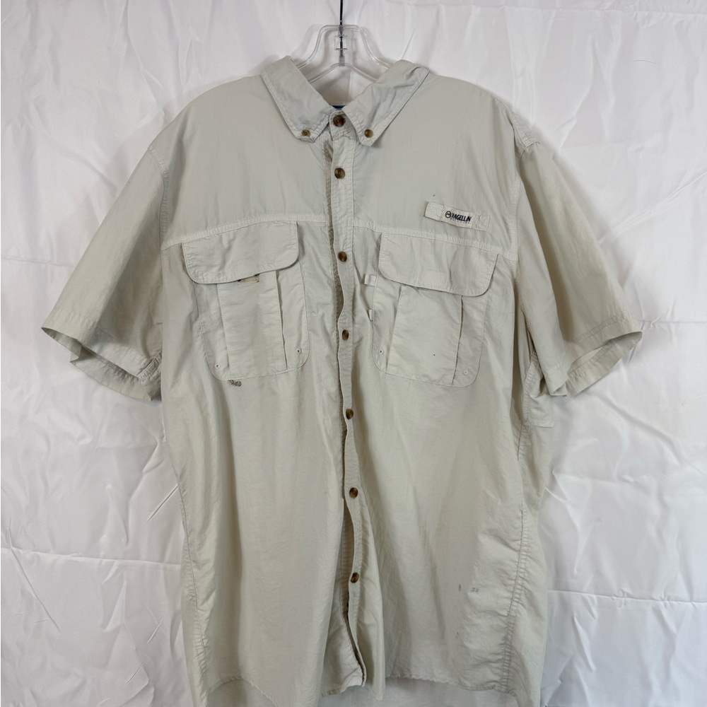 Magellan Outdoors Men's Light Gray Button Down Shirt